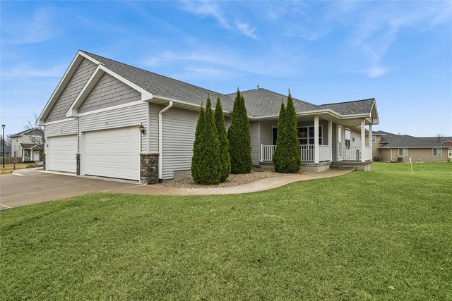 953 Acacia Drive NE, Cedar Rapids, IA 52402