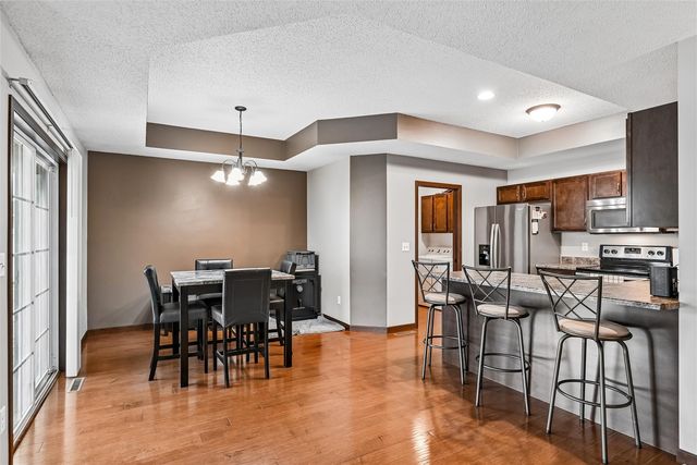 953 Acacia Drive NE, Cedar Rapids, IA 52402