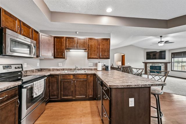 953 Acacia Drive NE, Cedar Rapids, IA 52402