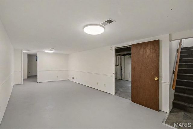 2011 Aristocrat Drive, Florissant, MO 63031