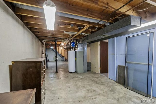 2011 Aristocrat Drive, Florissant, MO 63031