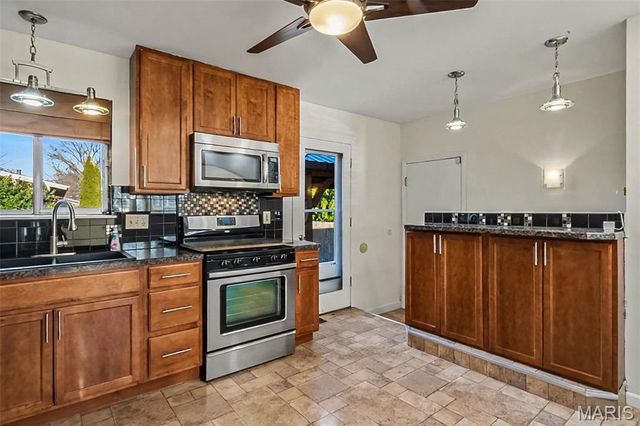 2011 Aristocrat Drive, Florissant, MO 63031