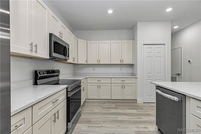 8294 N Downer Way, Citrus Springs, FL 34434