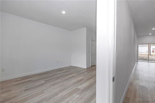 8294 N Downer Way, Citrus Springs, FL 34434