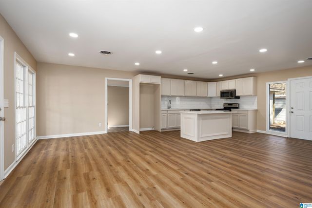 2901 TERESA AVENUE, Hueytown, AL 35023