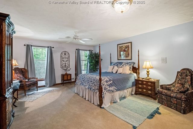 225 Brooke Lane, Nitro, WV 25143