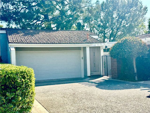 11 Rocky, Irvine, CA 92612