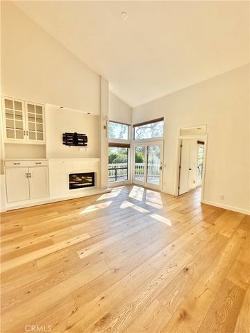 11 Rocky, Irvine, CA 92612