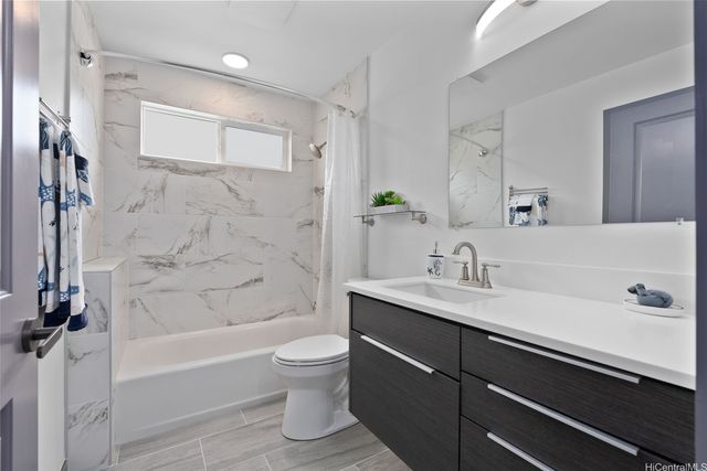 315 Hanakoa Street, Honolulu, HI 96825