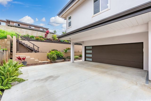315 Hanakoa Street, Honolulu, HI 96825