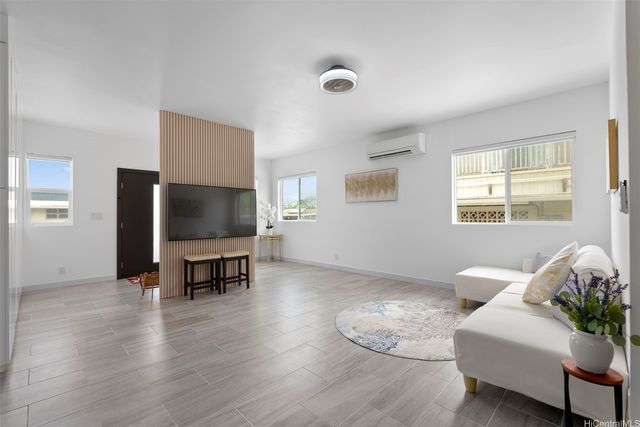 315 Hanakoa Street, Honolulu, HI 96825