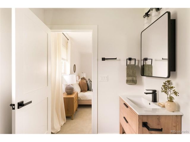 6928 S Columbine Way, Centennial, CO 80122