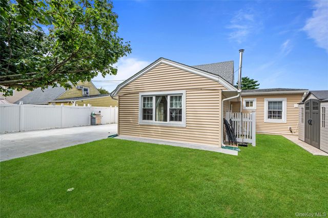 79 Albatross Road, Levittown, NY 11756