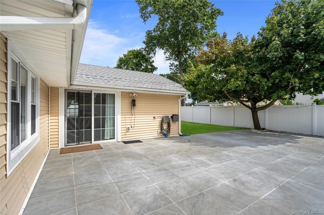 79 Albatross Road, Levittown, NY 11756