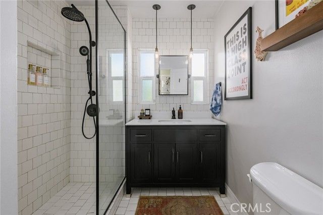 17641 Kittridge, Los Angeles, CA 91406