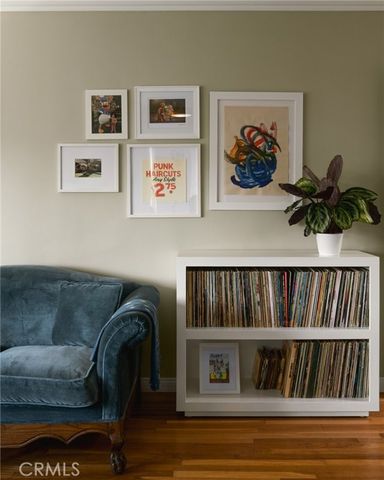 17641 Kittridge, Los Angeles, CA 91406