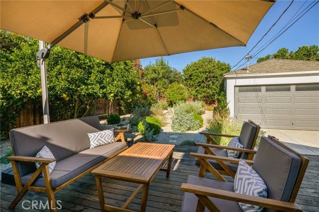 17641 Kittridge, Los Angeles, CA 91406