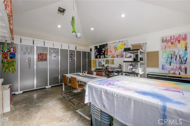 17641 Kittridge, Los Angeles, CA 91406