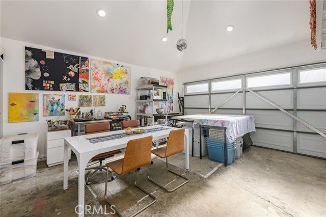 17641 Kittridge, Los Angeles, CA 91406