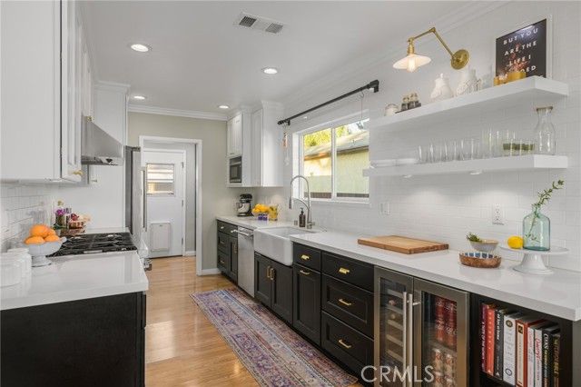 17641 Kittridge, Los Angeles, CA 91406