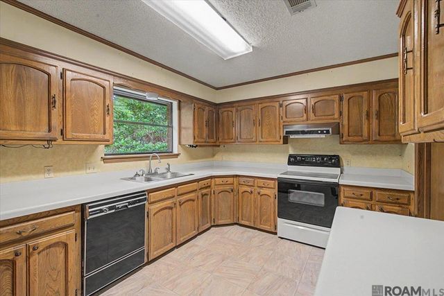12720 Triple B Rd, Greenwell Springs, LA 70739