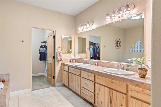 10450 S Ponderosa Way, Rough And Ready, CA 95975