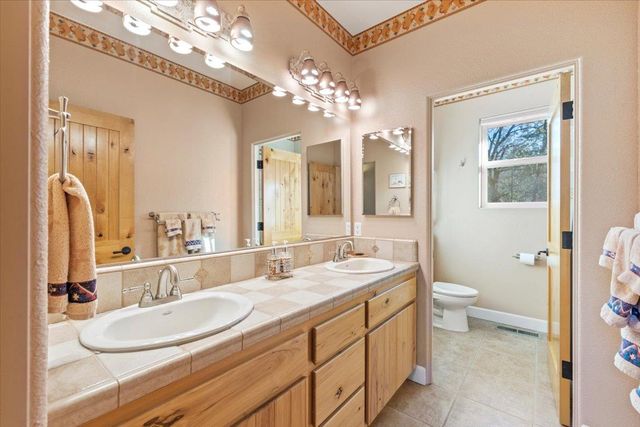 10450 S Ponderosa Way, Rough And Ready, CA 95975