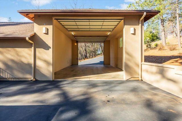 10450 S Ponderosa Way, Rough And Ready, CA 95975