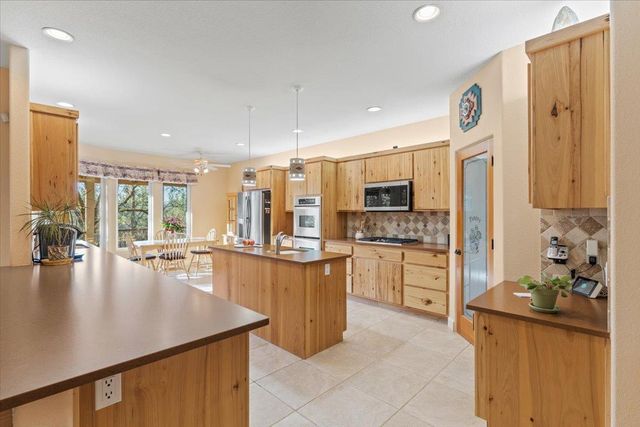 10450 S Ponderosa Way, Rough And Ready, CA 95975