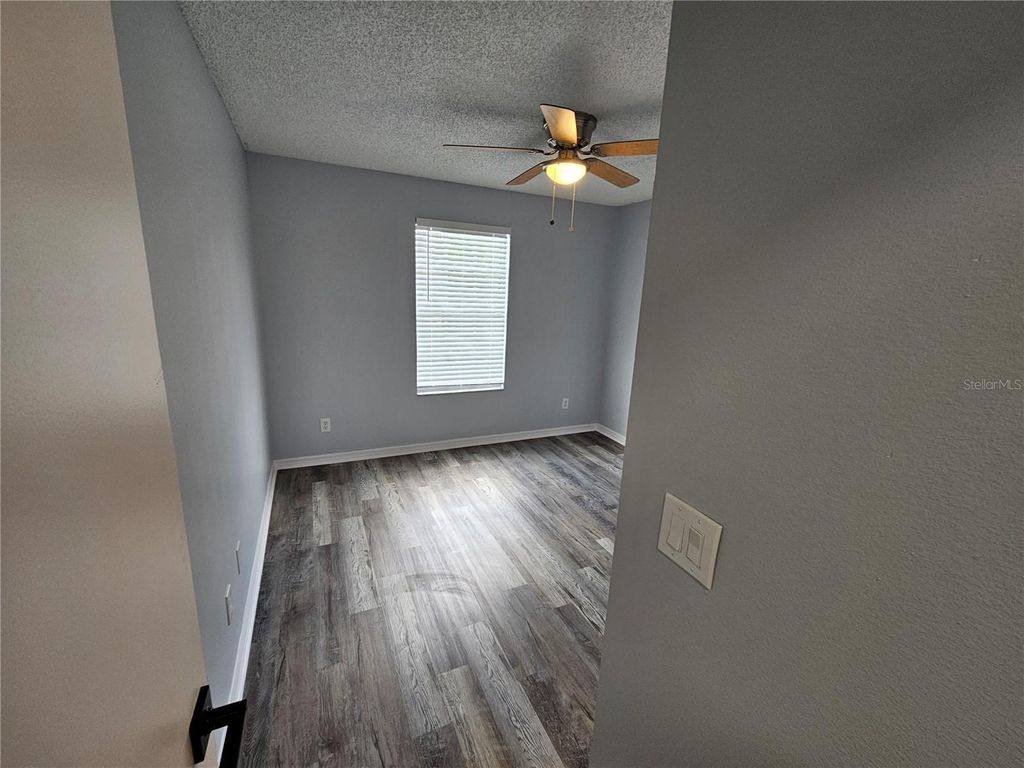 Image 14 of property listing at 13817 STONE MILL WAY, Tampa, FL 33613