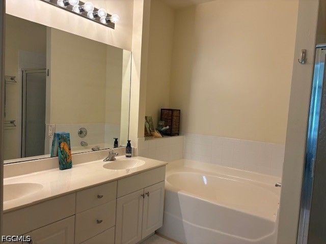 11807 Bayport LN 204, Fort Myers, FL 33908