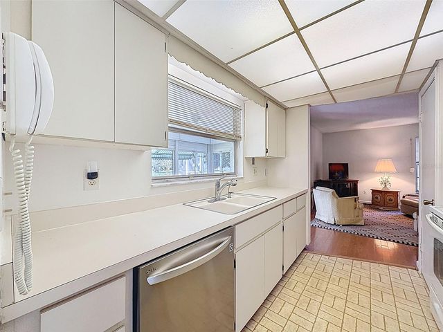 1446 QUEEN ANNE BOULEVARD, Palm Harbor, FL 34684