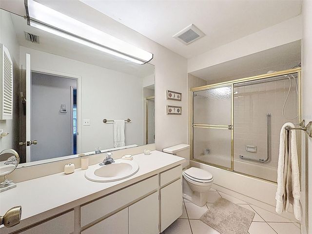 1446 QUEEN ANNE BOULEVARD, Palm Harbor, FL 34684