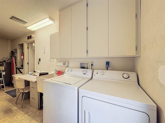 1446 QUEEN ANNE BOULEVARD, Palm Harbor, FL 34684