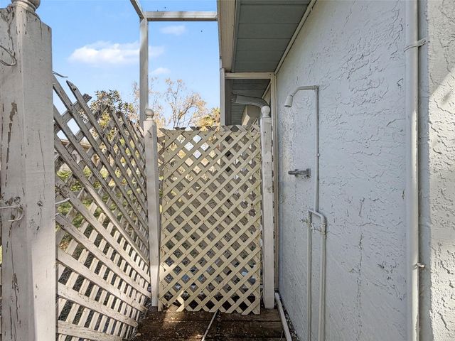 1446 QUEEN ANNE BOULEVARD, Palm Harbor, FL 34684