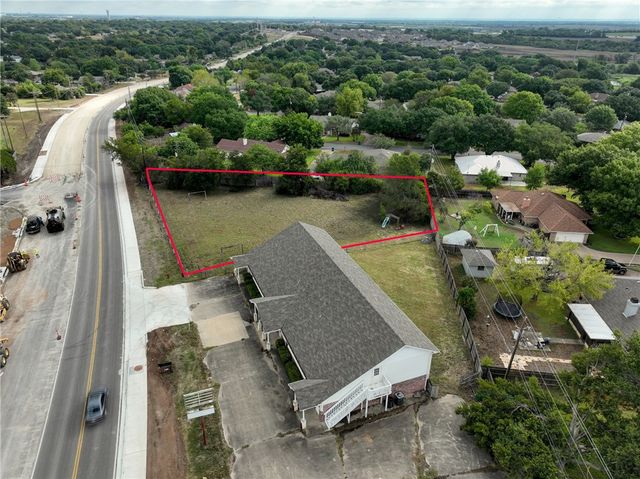 611 W Spring Valley Road, Hewitt, TX 76643
