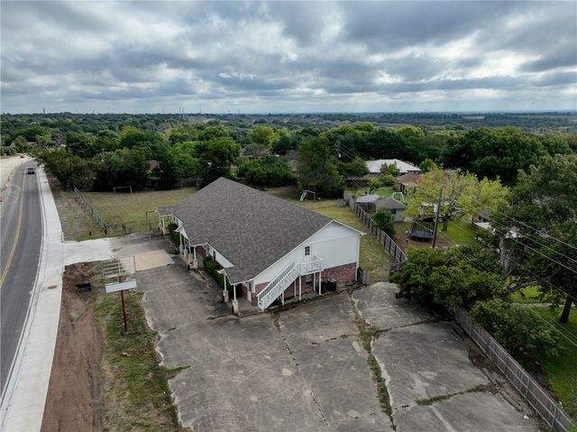 611 W Spring Valley Road, Hewitt, TX 76643