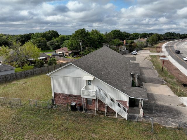 611 W Spring Valley Road, Hewitt, TX 76643