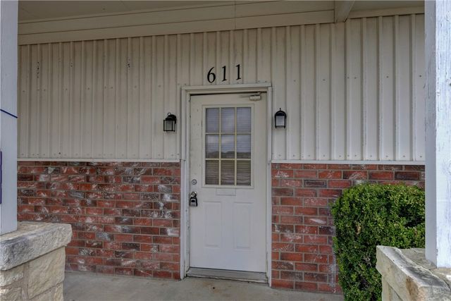 611 W Spring Valley Road, Hewitt, TX 76643