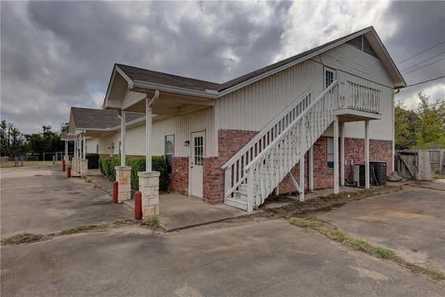 611 W Spring Valley Road, Hewitt, TX 76643
