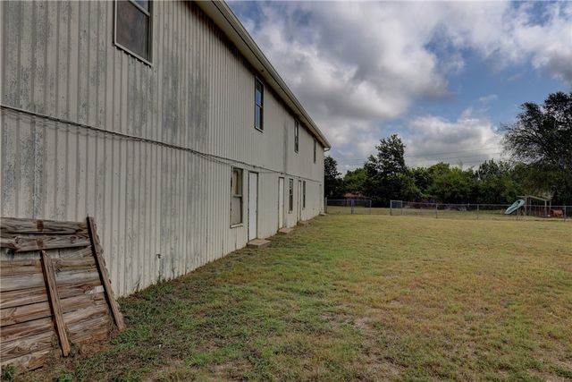 611 W Spring Valley Road, Hewitt, TX 76643