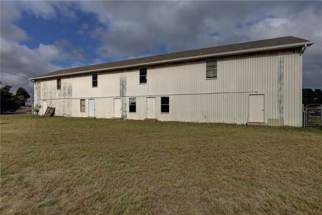 611 W Spring Valley Road, Hewitt, TX 76643