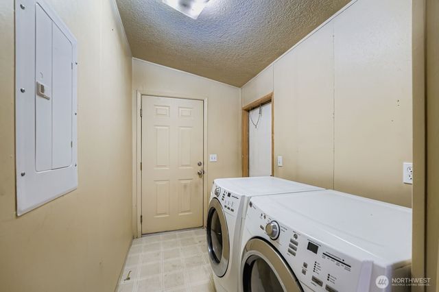 733 8TH Street NE, Auburn, WA 98002