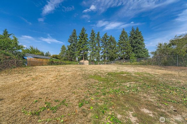 733 8TH Street NE, Auburn, WA 98002