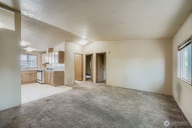 733 8TH Street NE, Auburn, WA 98002