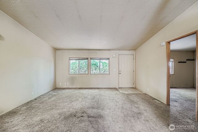 733 8TH Street NE, Auburn, WA 98002