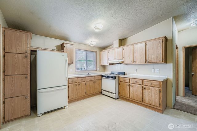 733 8TH Street NE, Auburn, WA 98002