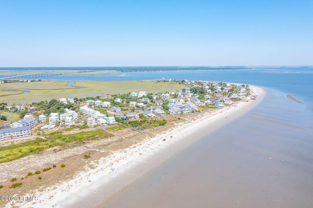 21 Lakeview Lane, Harbor Island, SC 29920