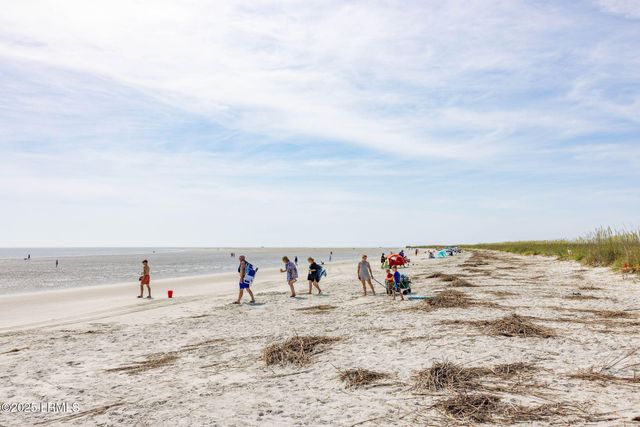 21 Lakeview Lane, Harbor Island, SC 29920