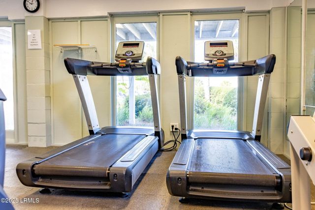 21 Lakeview Lane, Harbor Island, SC 29920